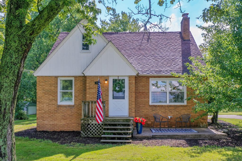 1025 Graafschap Road, Holland City, MI 49423