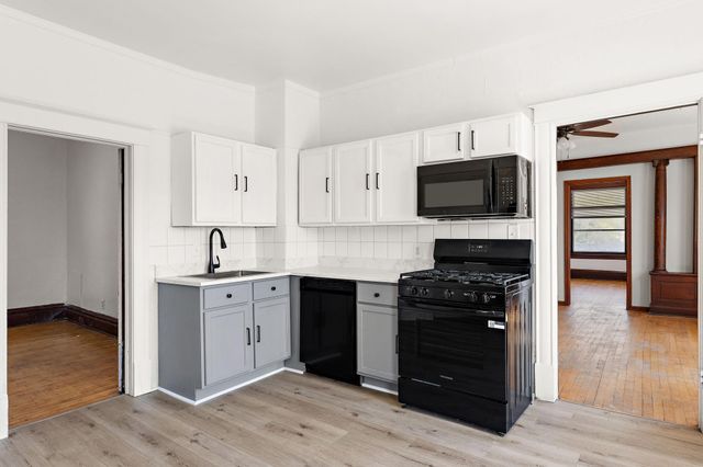 2703 Humboldt Avenue N, Minneapolis, MN 55411