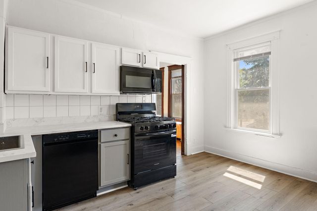 2703 Humboldt Avenue N, Minneapolis, MN 55411