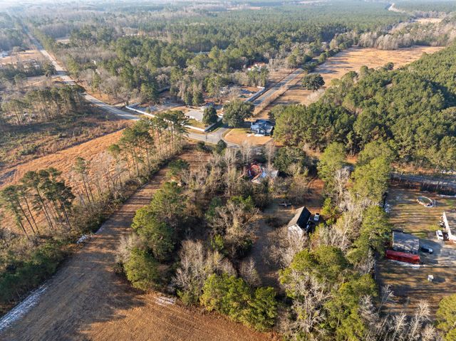 14048 Round O Road, Round O, SC 29474