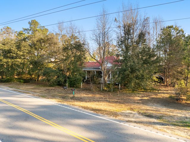 14048 Round O Road, Round O, SC 29474