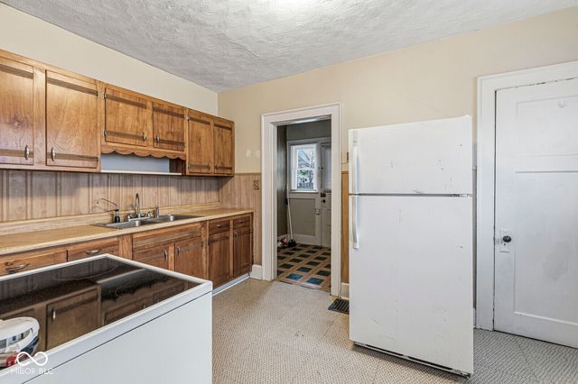 630 N Gladstone Avenue N, Indianapolis, IN 46201