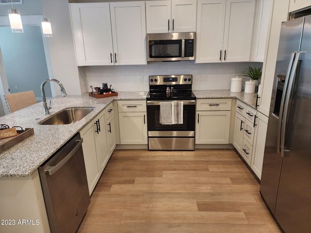 15510 N La Cometa Avenue B2, Surprise, AZ 85374