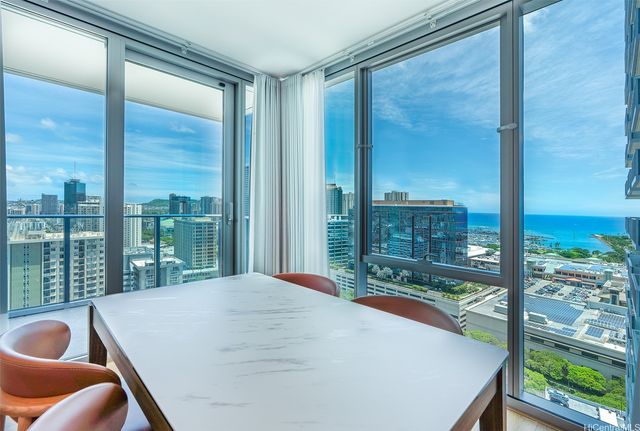 629 Keeaumoku Street 2511, Honolulu, HI 96814