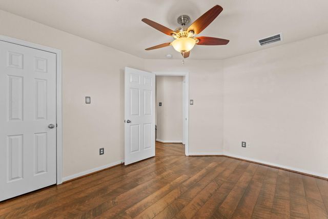 1926 Herringbone Drive, Houston, TX 77489