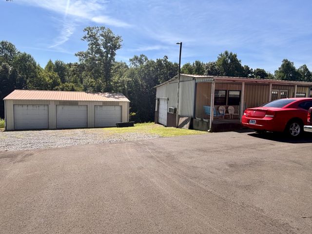 3249 Pea Ridge Rd, Liberty, TN 37095