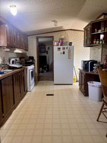 3249 Pea Ridge Rd, Liberty, TN 37095