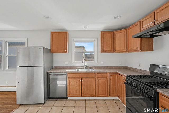 42 Pine Street, Hamden, CT 06514