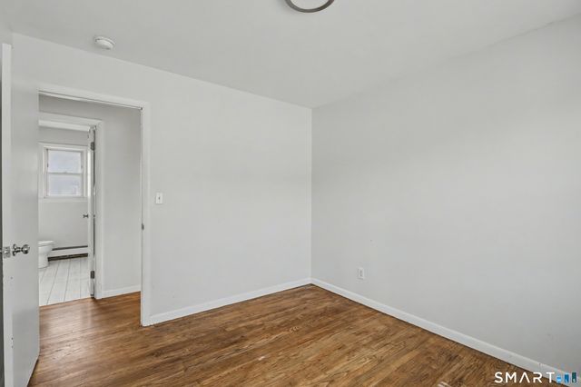 42 Pine Street, Hamden, CT 06514