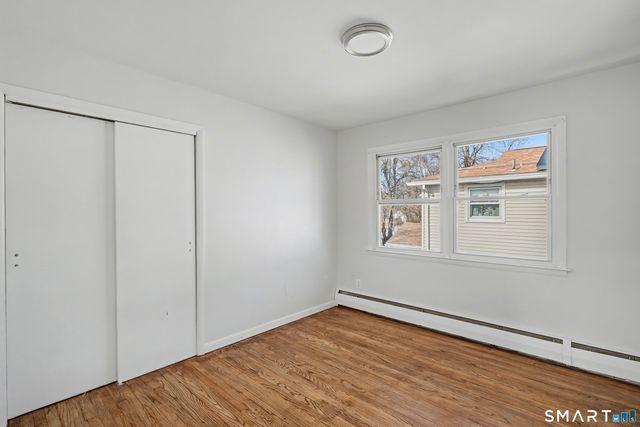 42 Pine Street, Hamden, CT 06514