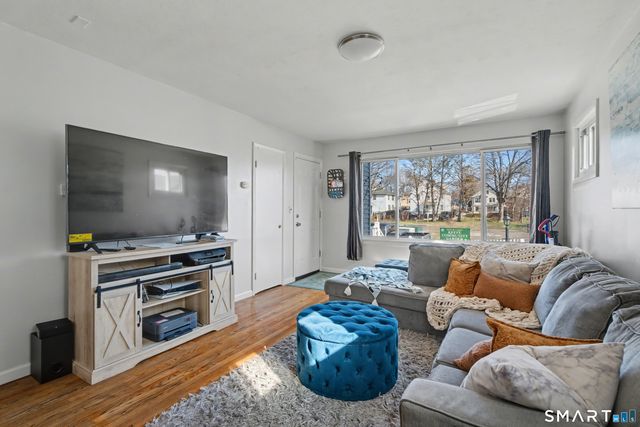 42 Pine Street, Hamden, CT 06514