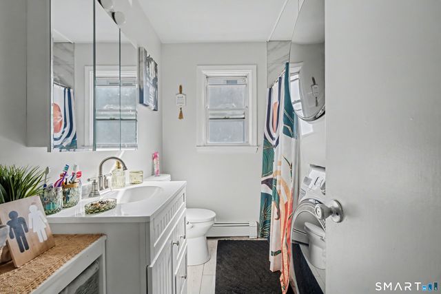 42 Pine Street, Hamden, CT 06514