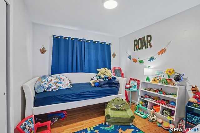 42 Pine Street, Hamden, CT 06514