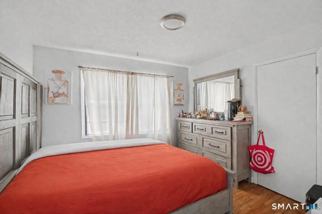 42 Pine Street, Hamden, CT 06514