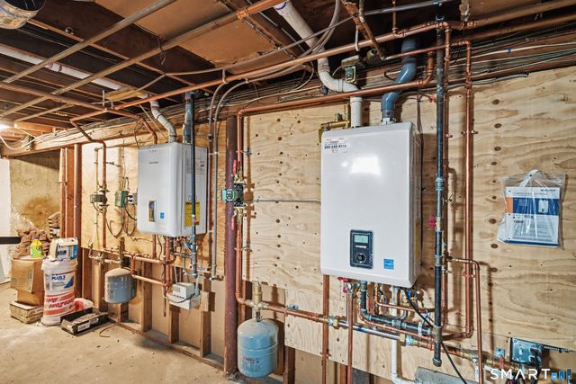 42 Pine Street, Hamden, CT 06514