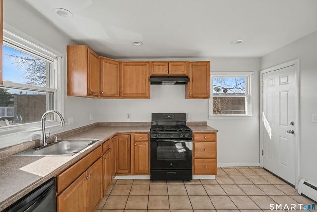 42 Pine Street, Hamden, CT 06514