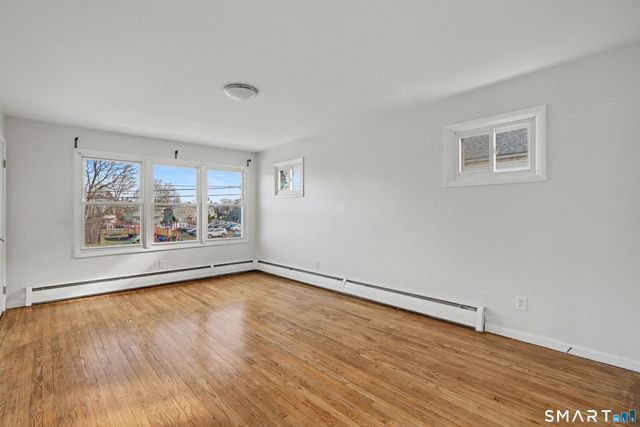 42 Pine Street, Hamden, CT 06514