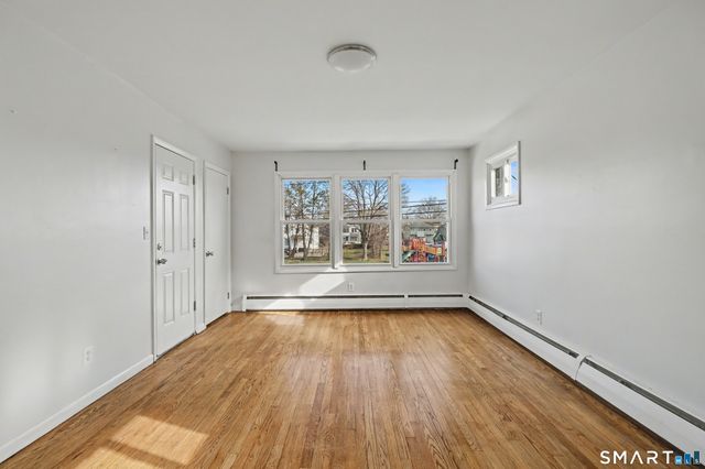 42 Pine Street, Hamden, CT 06514