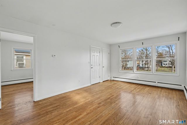 42 Pine Street, Hamden, CT 06514