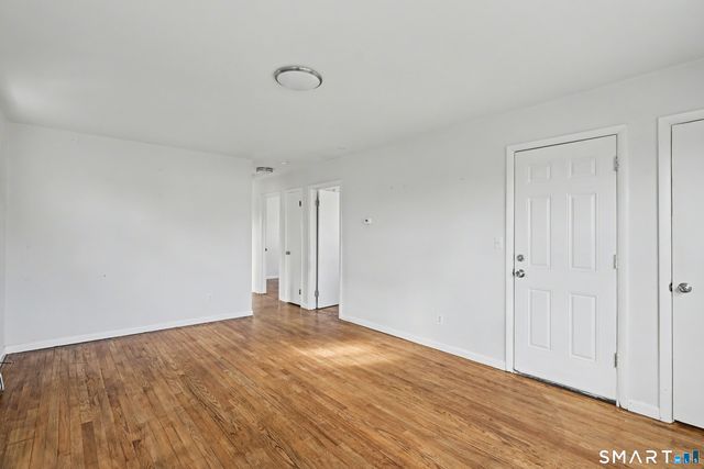 42 Pine Street, Hamden, CT 06514