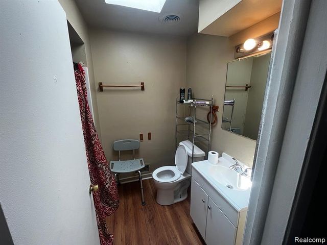 16816 Pinehurst Street, Detroit, MI 48221