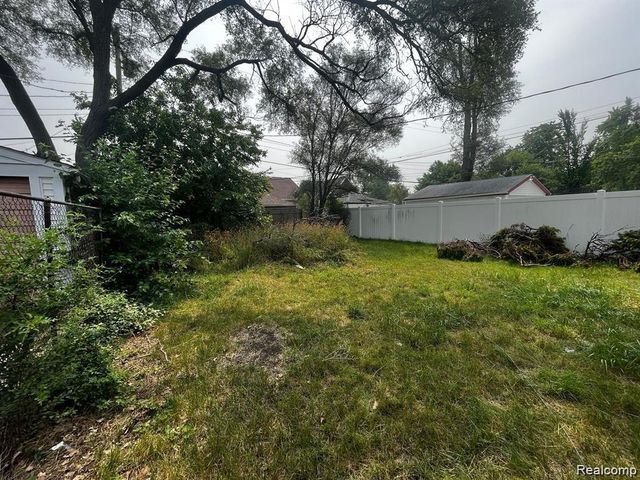 16816 Pinehurst Street, Detroit, MI 48221
