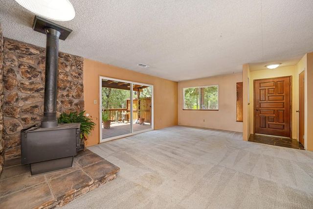 610 Clipper Heights Pl, Auburn, CA 95603