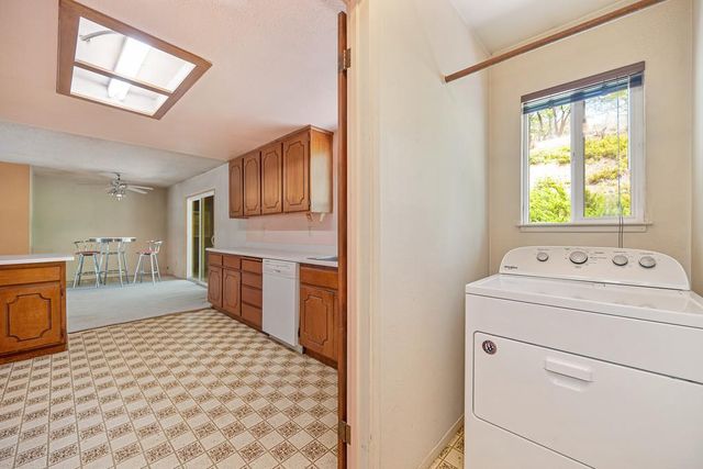 610 Clipper Heights Pl, Auburn, CA 95603