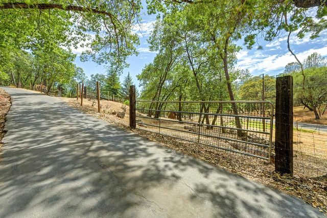 610 Clipper Heights Pl, Auburn, CA 95603