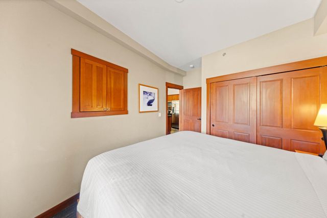 1850 Village South Road 4-327, Olympic Valley, CA 96146