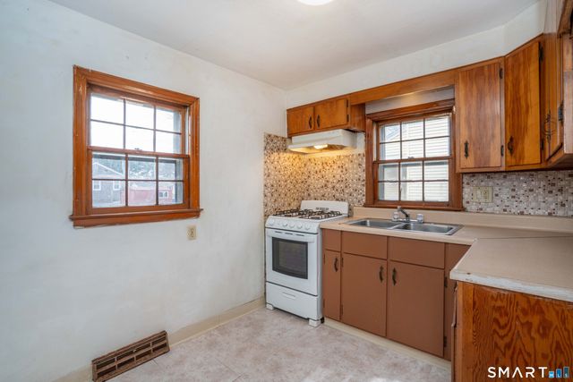 133 Sisson Street, East Hartford, CT 06118