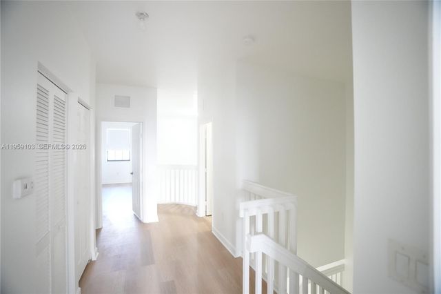 10464 NW 61st Ln, Doral, FL 33178