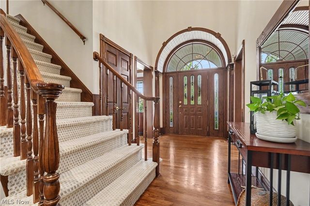 2835 Valley Road, Cuyahoga Falls, OH 44223
