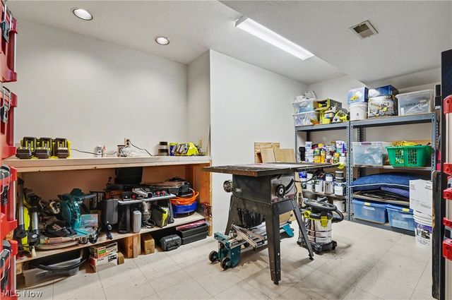 2835 Valley Road, Cuyahoga Falls, OH 44223