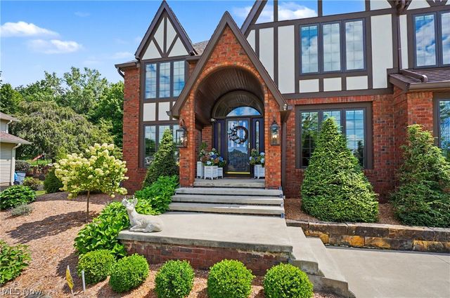2835 Valley Road, Cuyahoga Falls, OH 44223