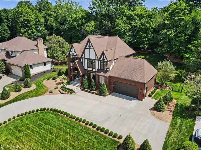 2835 Valley Road, Cuyahoga Falls, OH 44223