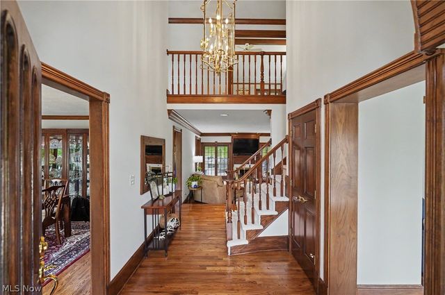 2835 Valley Road, Cuyahoga Falls, OH 44223