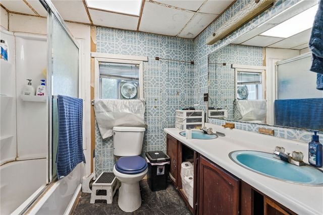 1460 5th Ave, New Brighton, PA 15066