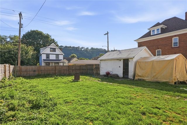 1460 5th Ave, New Brighton, PA 15066