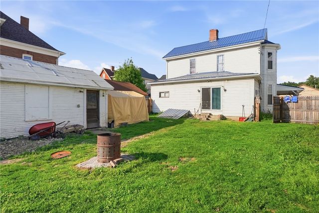 1460 5th Ave, New Brighton, PA 15066