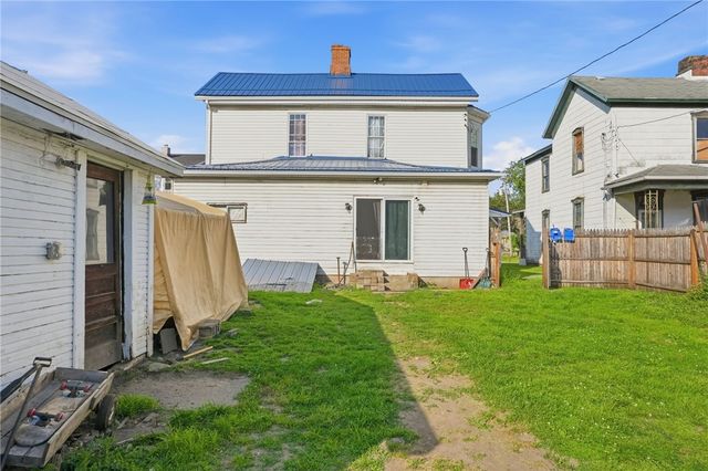 1460 5th Ave, New Brighton, PA 15066