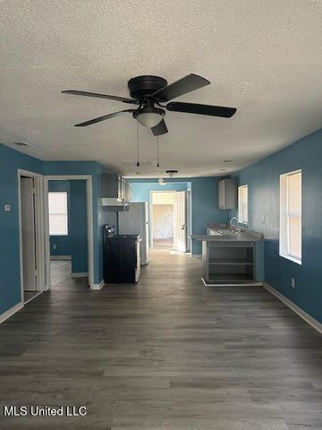 1409 Roosevelt Street, Pascagoula, MS 39567