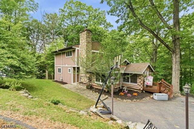158 Glenside Trl, Byram Twp., NJ 07871