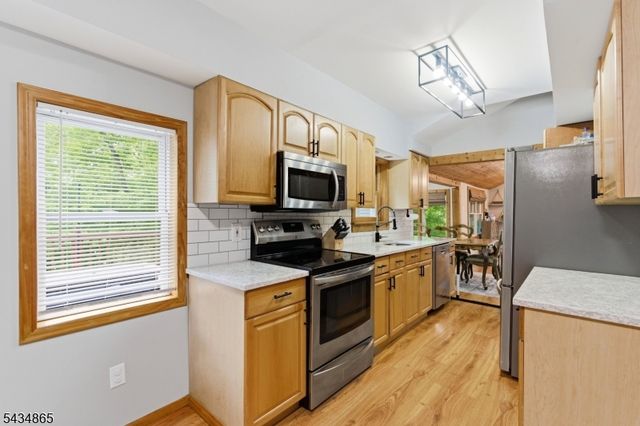 158 Glenside Trl, Byram Twp., NJ 07871
