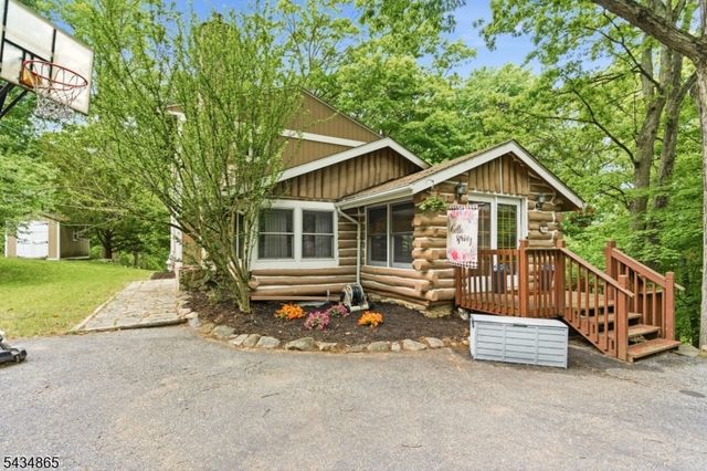158 Glenside Trl, Byram Twp., NJ 07871
