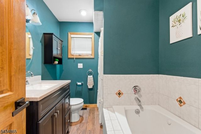 158 Glenside Trl, Byram Twp., NJ 07871