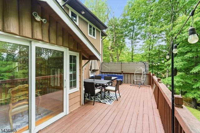 158 Glenside Trl, Byram Twp., NJ 07871