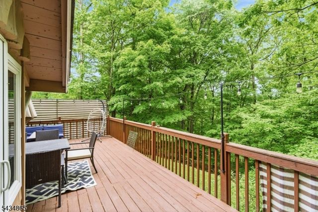 158 Glenside Trl, Byram Twp., NJ 07871