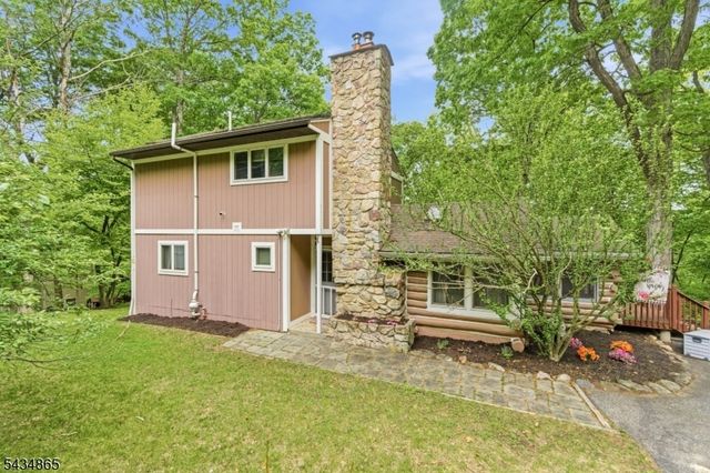 158 Glenside Trl, Byram Twp., NJ 07871