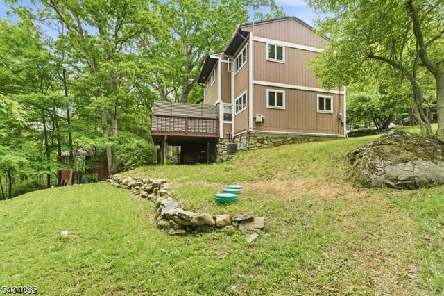 158 Glenside Trl, Byram Twp., NJ 07871